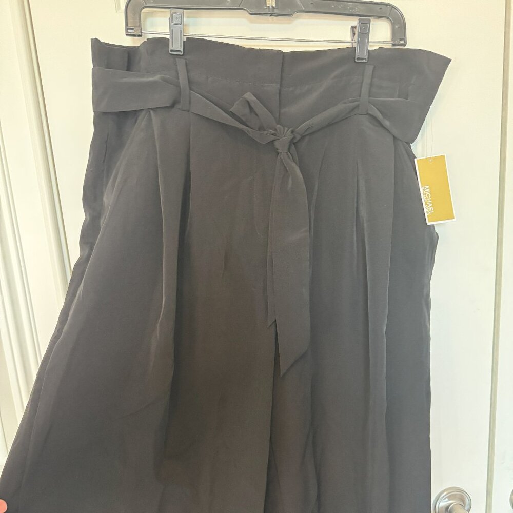 Michael Kors Black Capri Dress Pants, Size XL, NWT